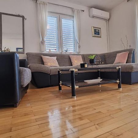 Apartman Sara Preko Ngoại thất bức ảnh