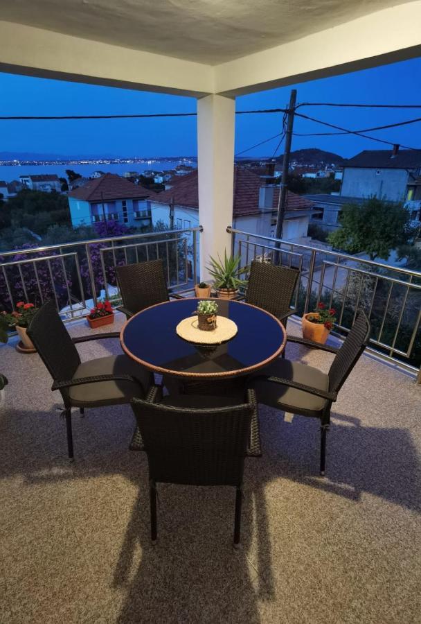Apartman Sara Preko Ngoại thất bức ảnh