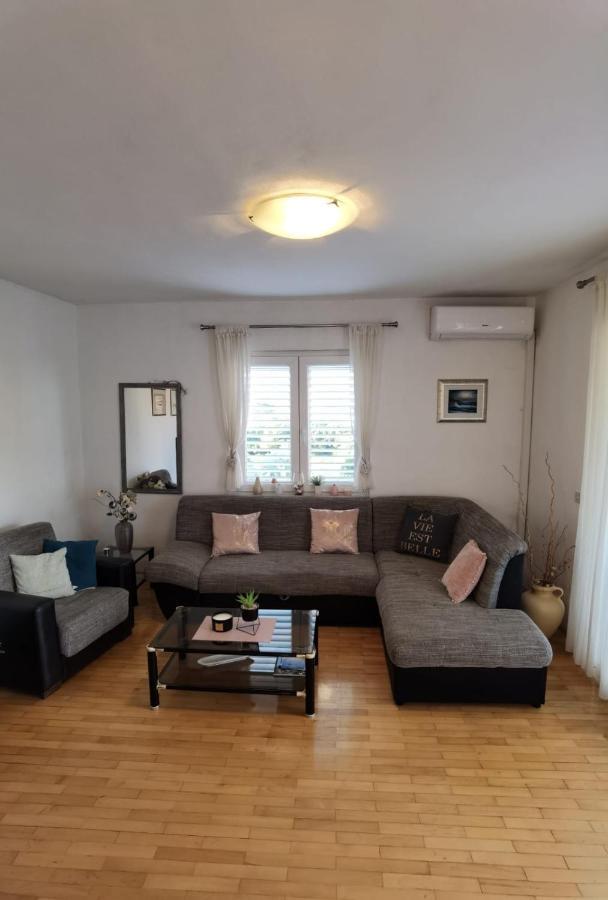 Apartman Sara Preko Ngoại thất bức ảnh