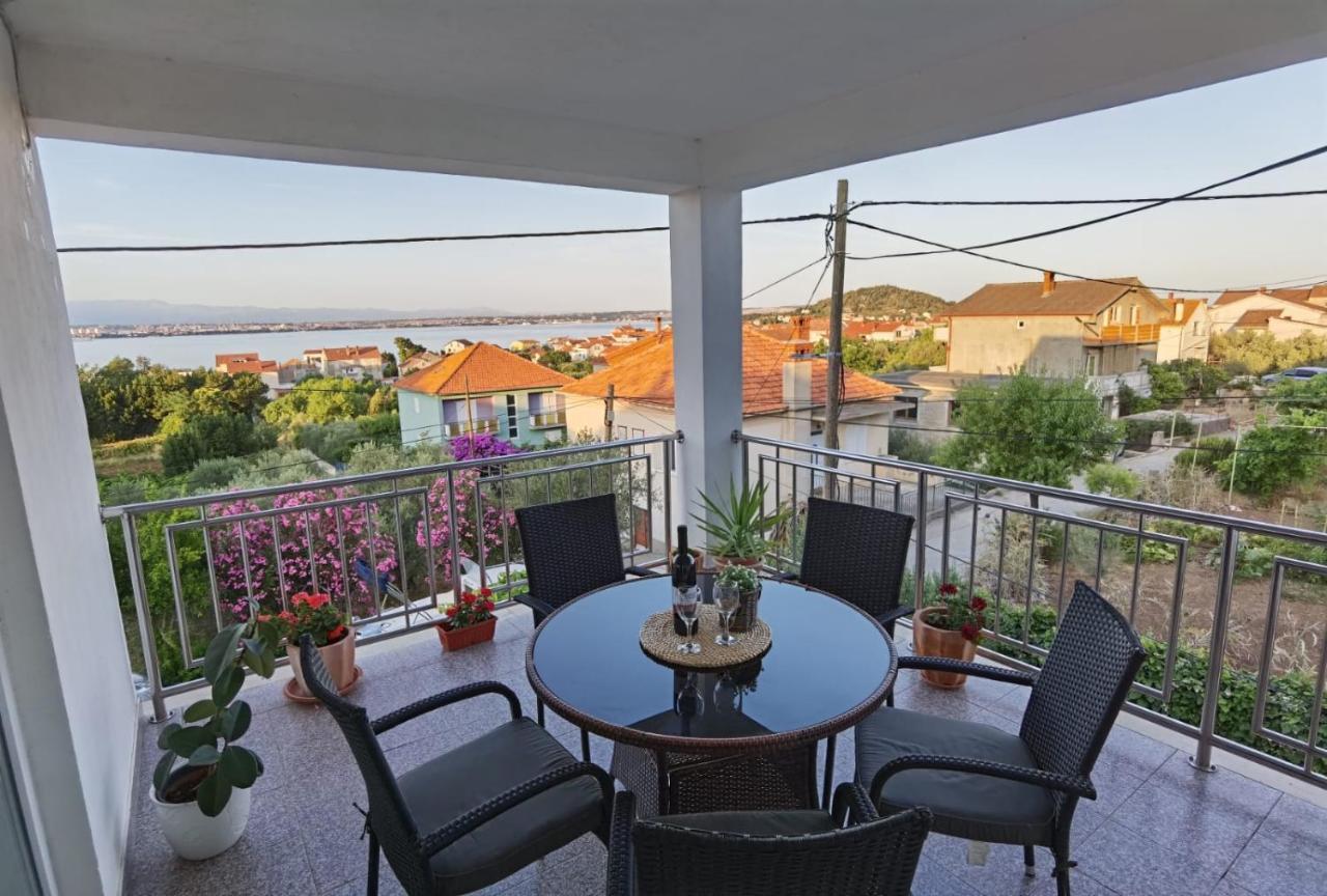 Apartman Sara Preko Ngoại thất bức ảnh