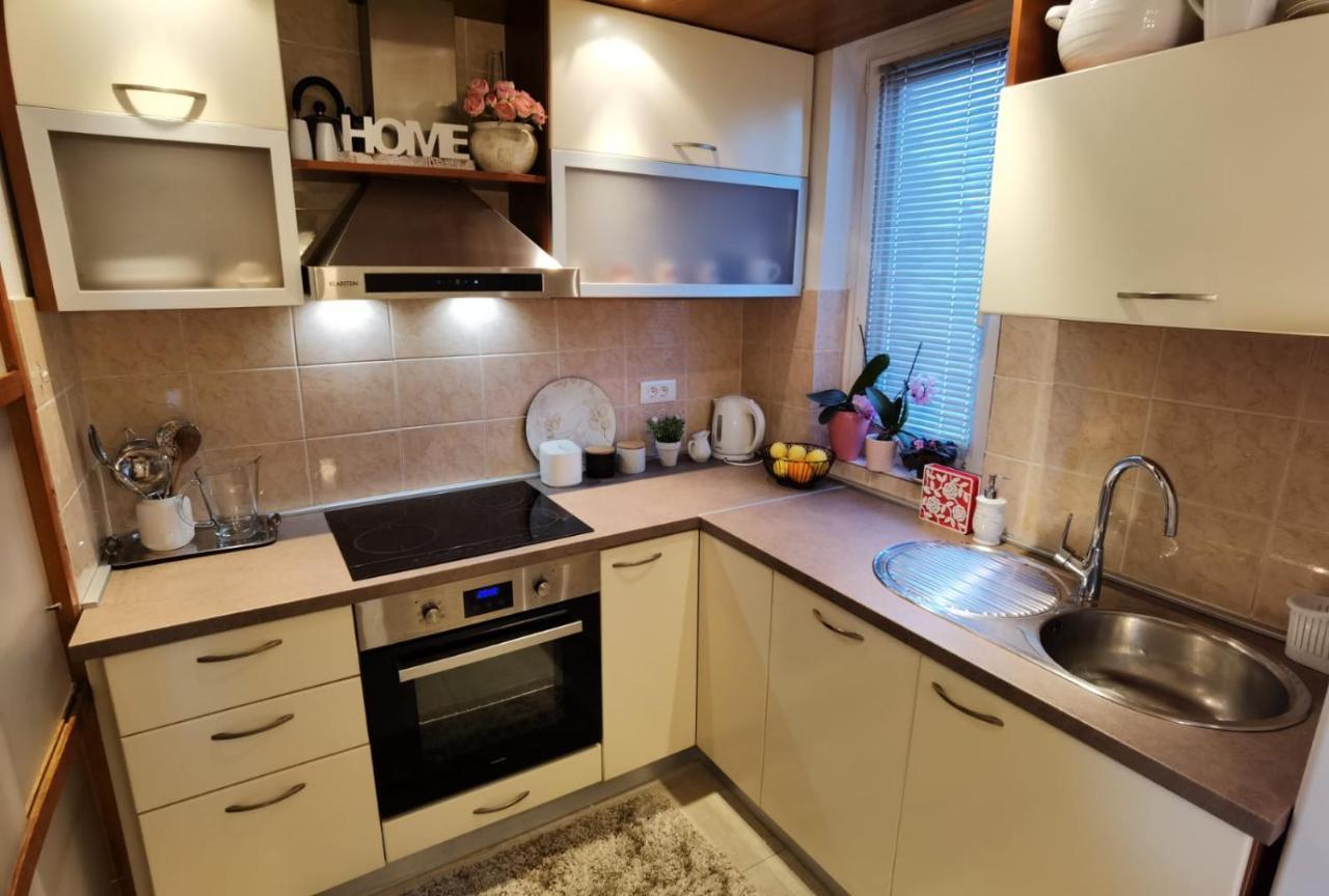 Apartman Sara Preko Ngoại thất bức ảnh