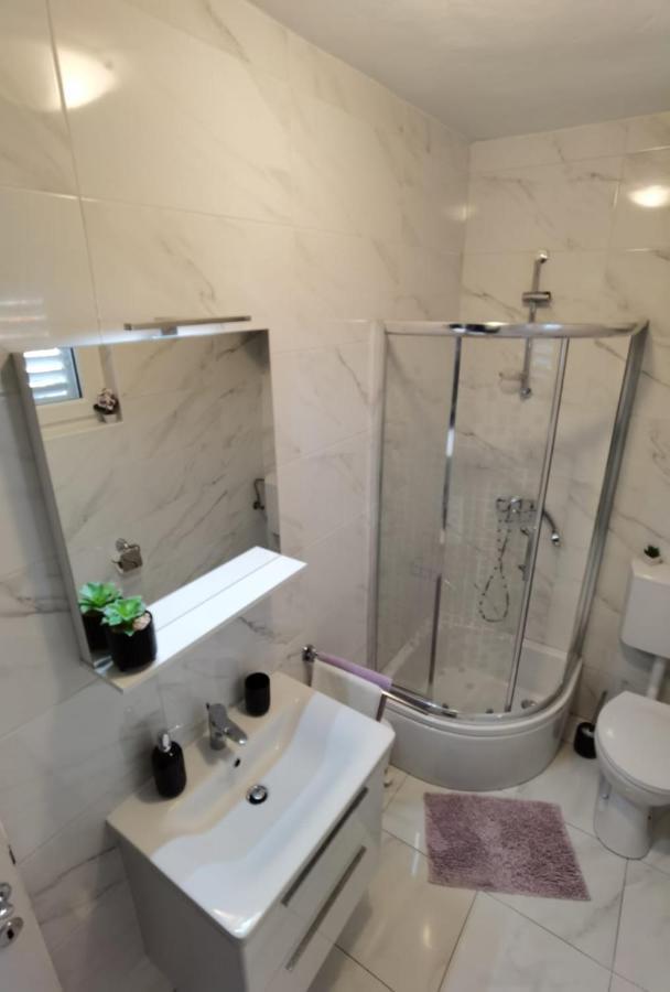 Apartman Sara Preko Ngoại thất bức ảnh