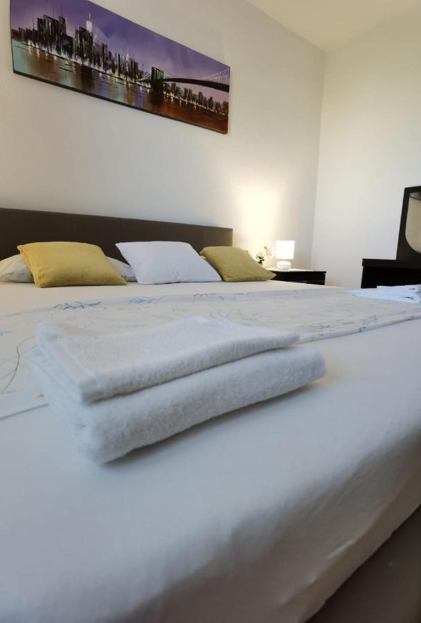 Apartman Sara Preko Ngoại thất bức ảnh