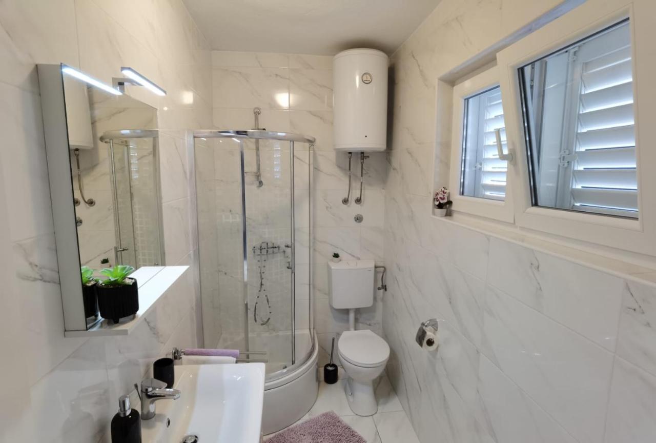 Apartman Sara Preko Ngoại thất bức ảnh