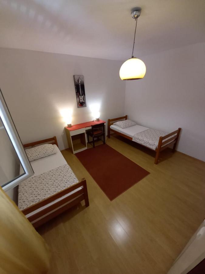 Apartman Sara Preko Ngoại thất bức ảnh