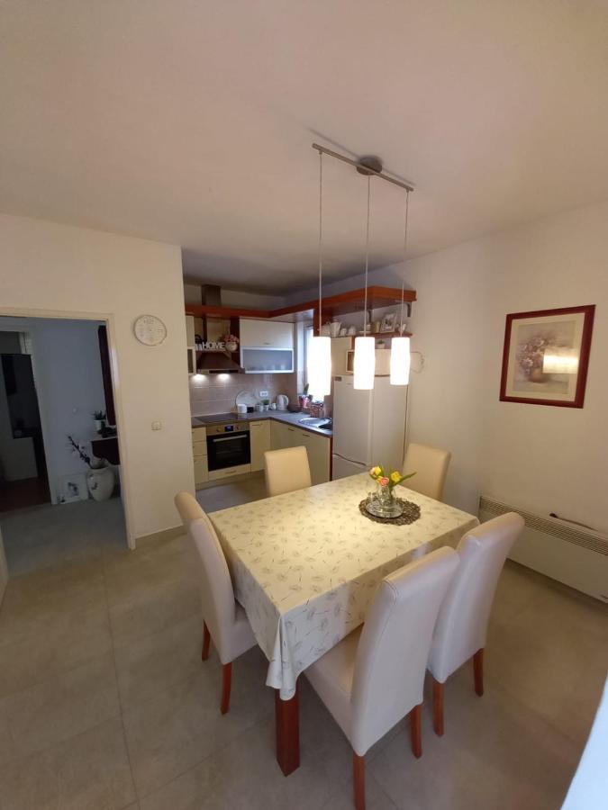 Apartman Sara Preko Ngoại thất bức ảnh