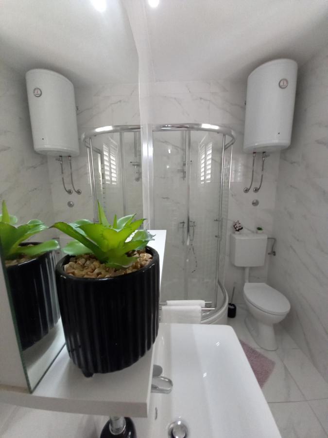 Apartman Sara Preko Ngoại thất bức ảnh